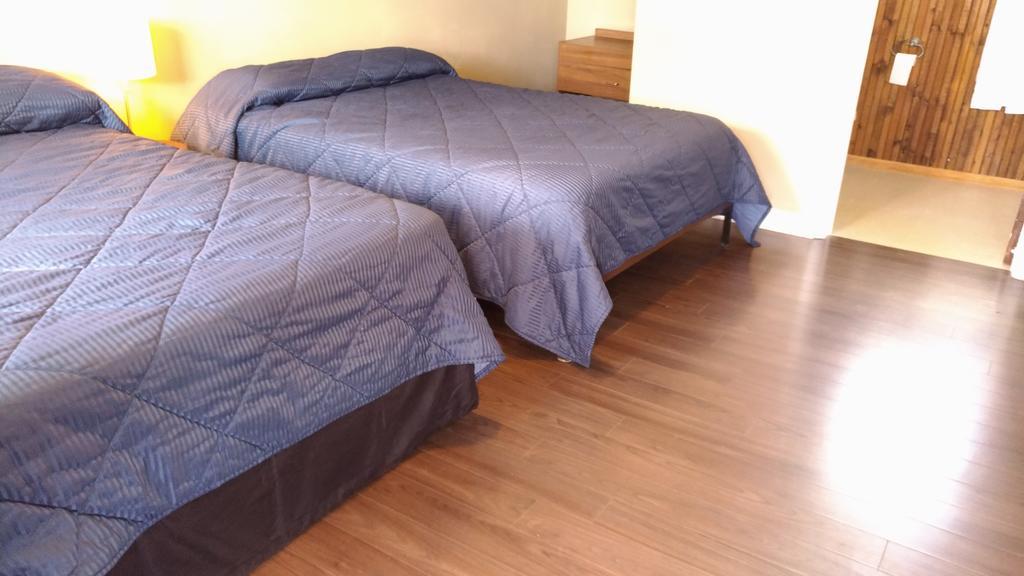 Maple Leaf Motel Delhi Dış mekan fotoğraf