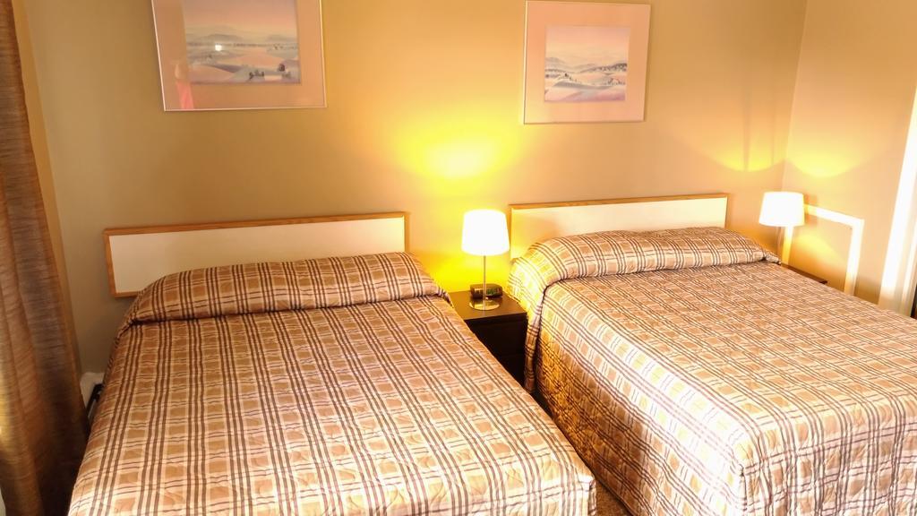 Maple Leaf Motel Delhi Dış mekan fotoğraf