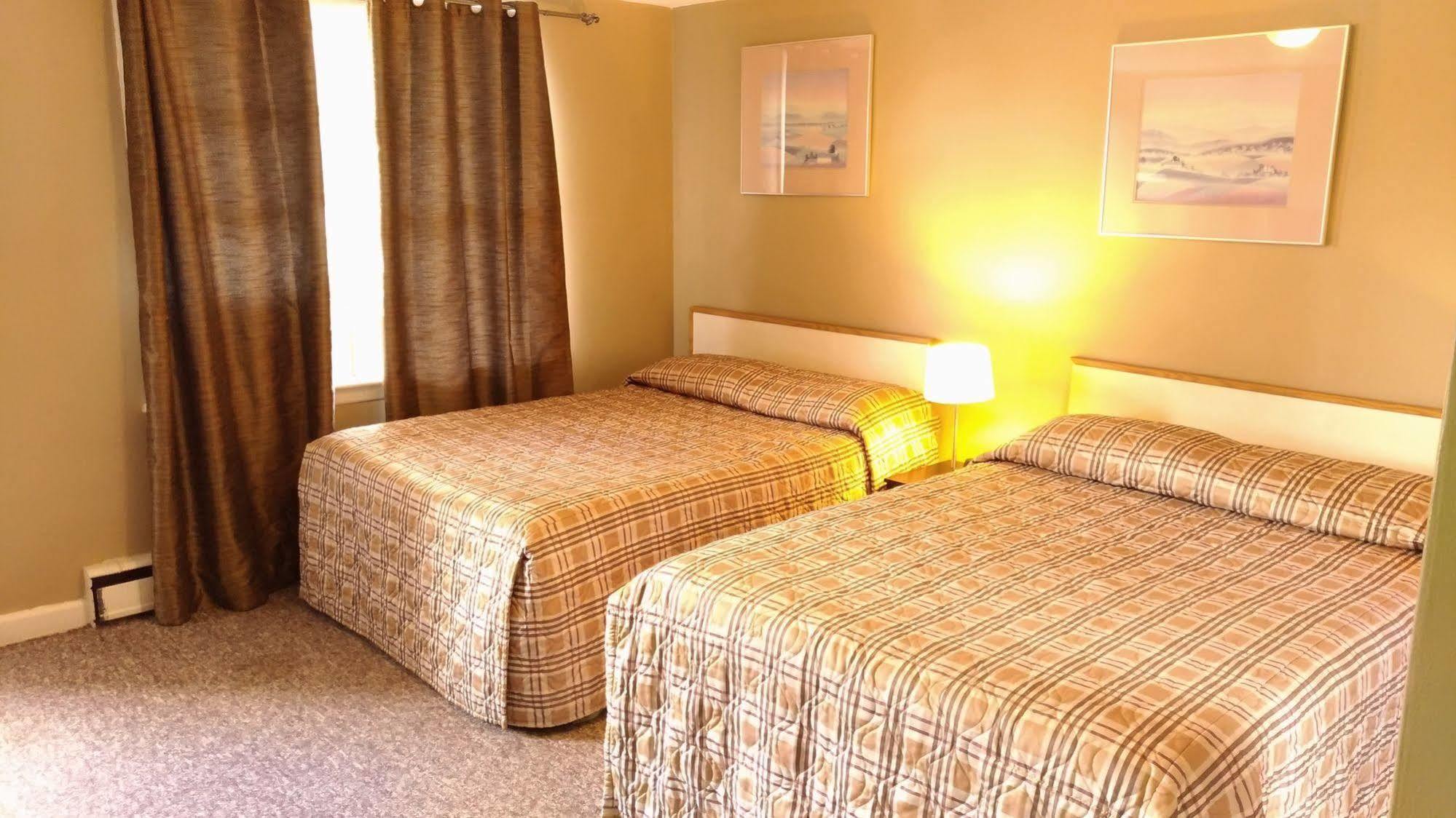 Maple Leaf Motel Delhi Dış mekan fotoğraf