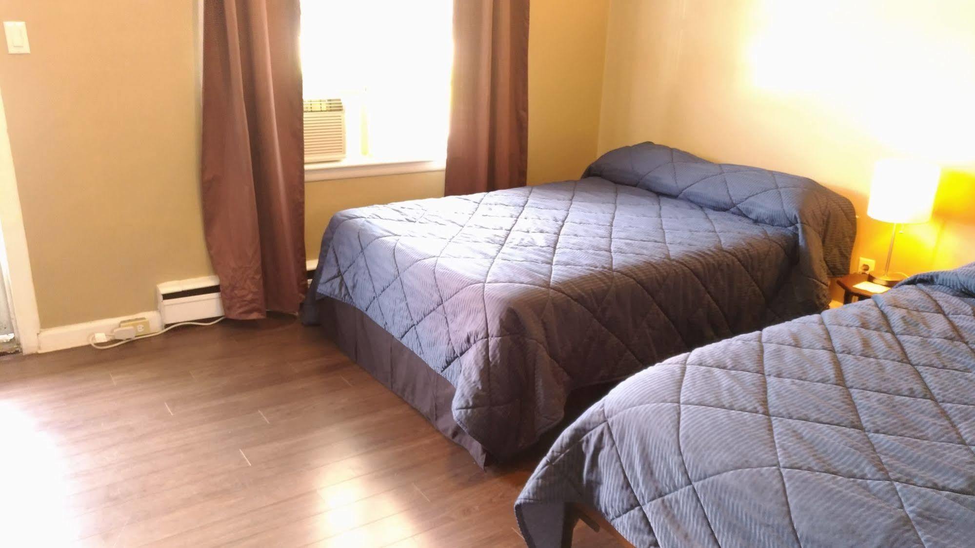 Maple Leaf Motel Delhi Dış mekan fotoğraf